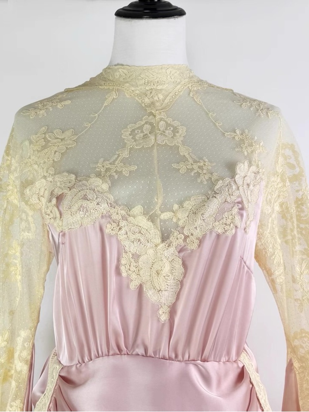 Designer-style Pink & Cream Lace Draped Women's Dress - Picture 8 of 10